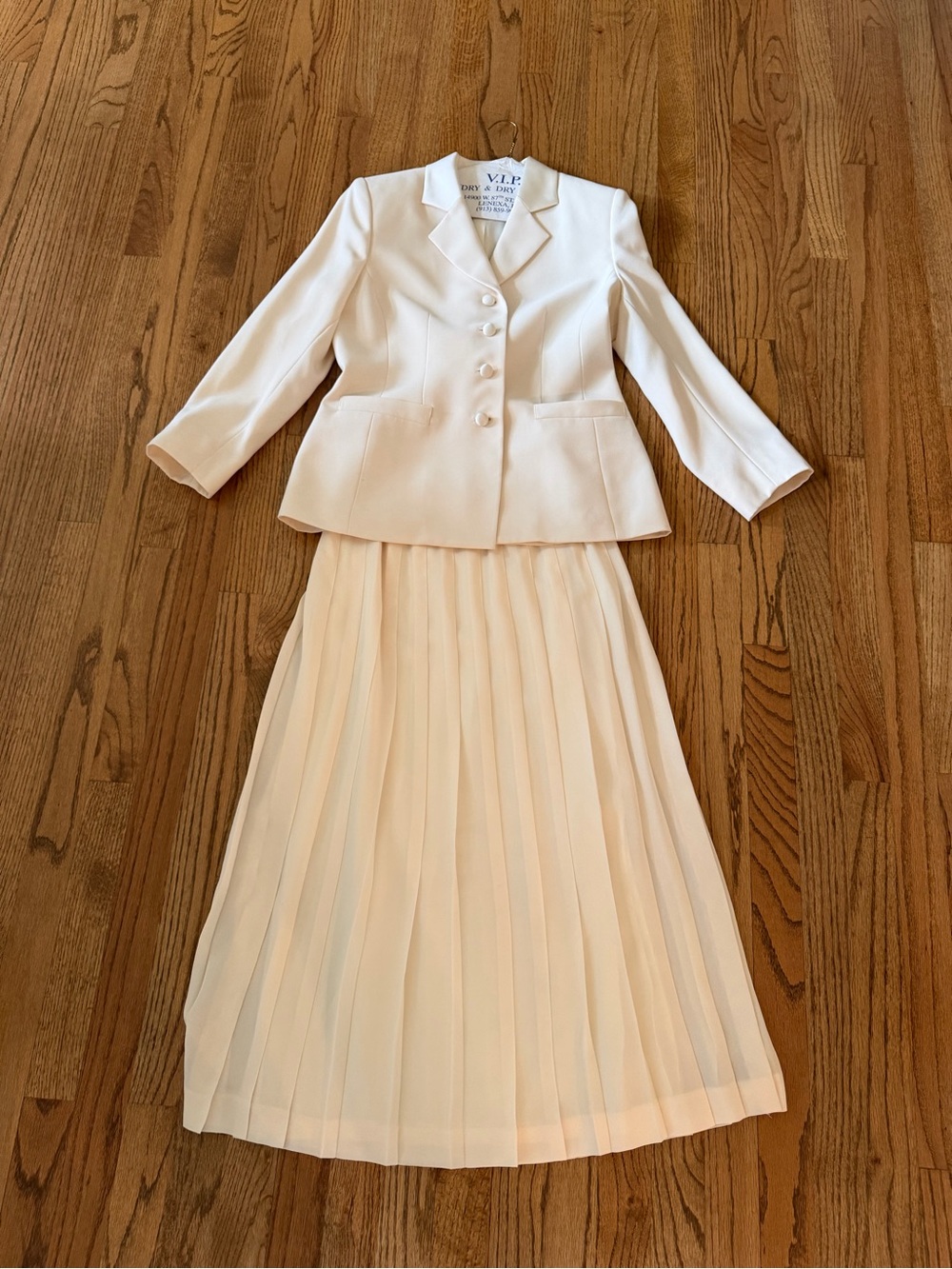 Le Suit Cream Pleated Skirt and Tailored Blazer Set